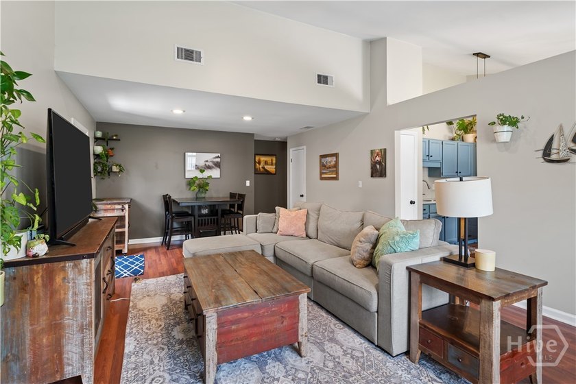 Conveniently located in Savannah, this beautifully updated - photo 8