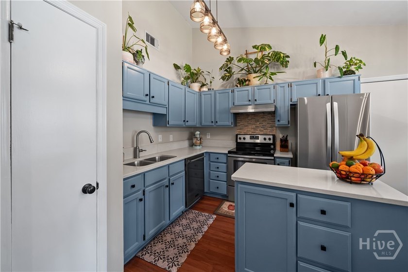 Conveniently located in Savannah, this beautifully updated - photo 9