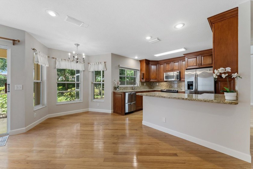 Beautiful, spacious 4-bedroom, 3-bath with a 2-car garage home - photo 16