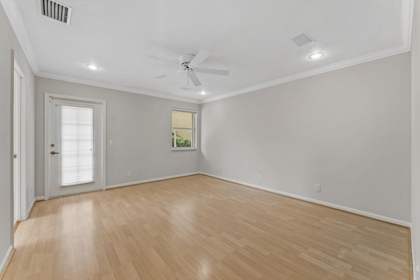 Beautiful, spacious 4-bedroom, 3-bath with a 2-car garage home - photo 30