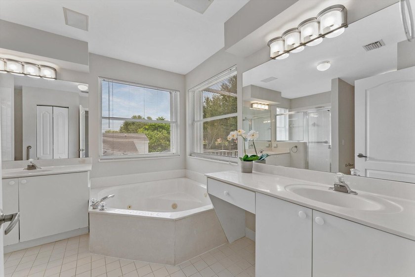 Beautiful, spacious 4-bedroom, 3-bath with a 2-car garage home - photo 34