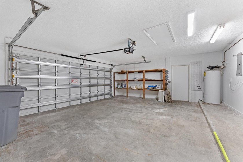 Beautiful, spacious 4-bedroom, 3-bath with a 2-car garage home - photo 41