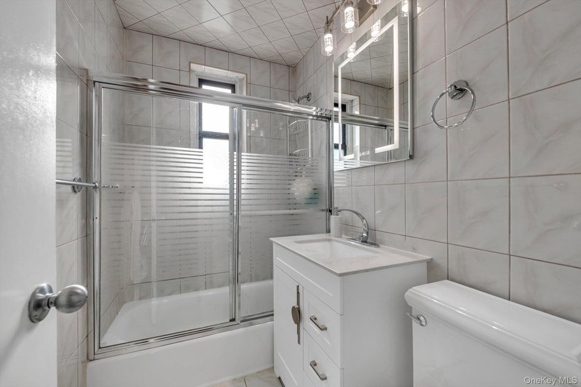 Welcome to your new home in the heart of Forest Hills. This MINT - photo 13