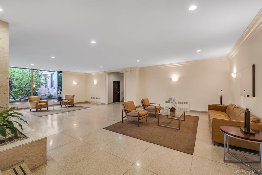 Welcome to your new home in the heart of Forest Hills. This MINT - photo 14