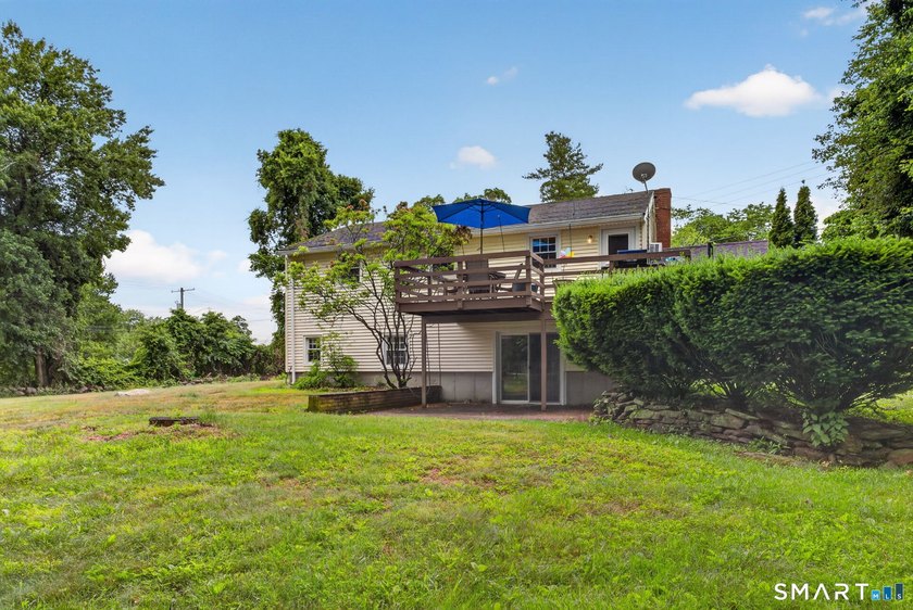 Move right into this beautifully updated Raised Ranch offering 3 - photo 4