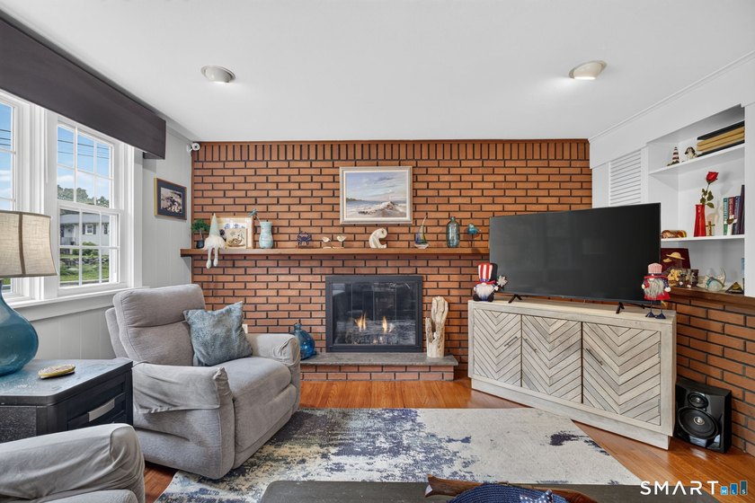 Move right into this beautifully updated Raised Ranch offering 3 - photo 10