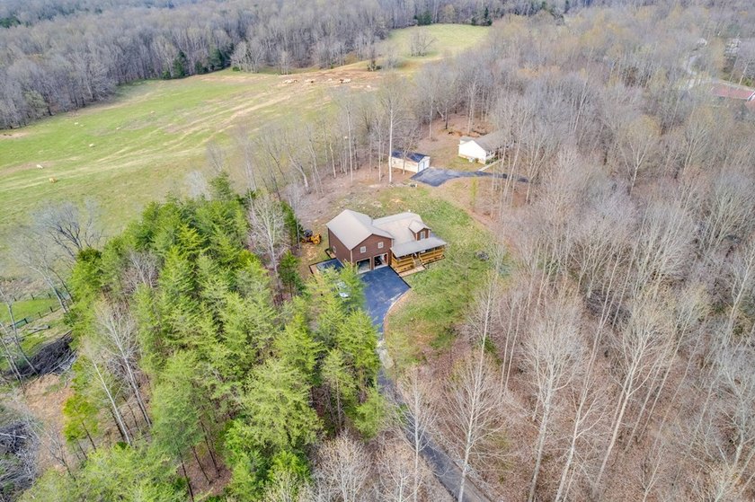 Welcome to 465 Hickory Lane, located in the desirable Woodlands - photo 11
