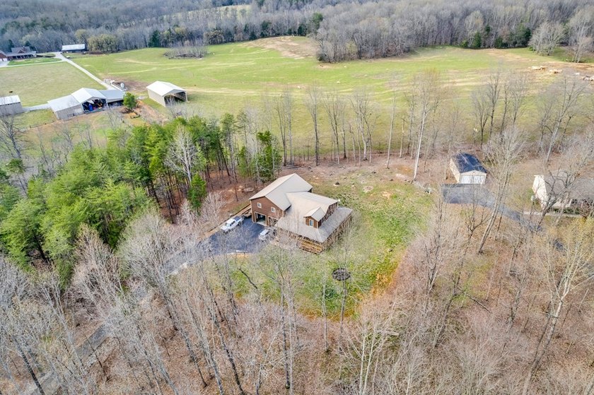 Welcome to 465 Hickory Lane, located in the desirable Woodlands - photo 13