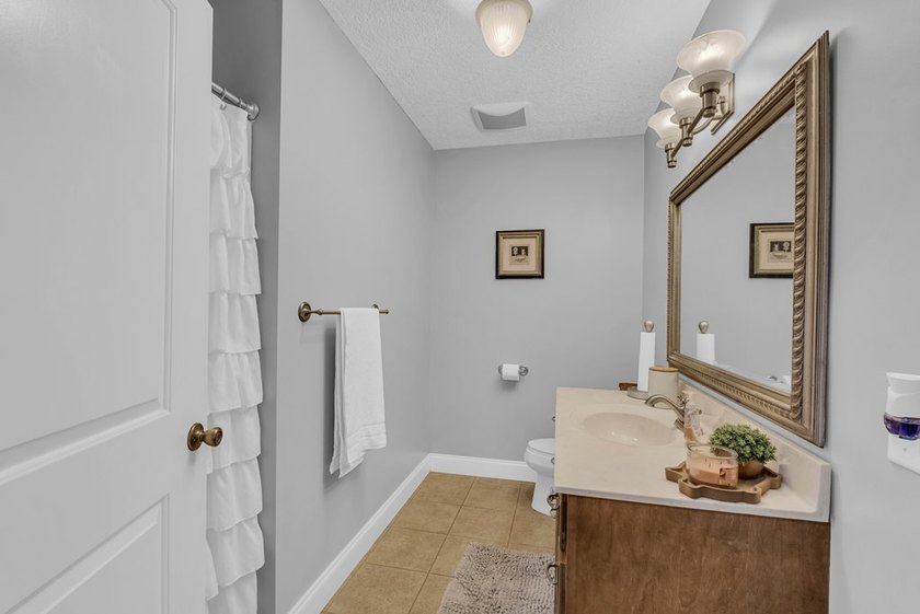 Welcome to 465 Hickory Lane, located in the desirable Woodlands - photo 32