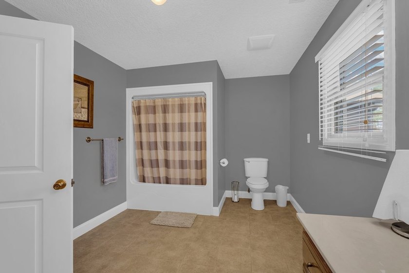 Welcome to 465 Hickory Lane, located in the desirable Woodlands - photo 37