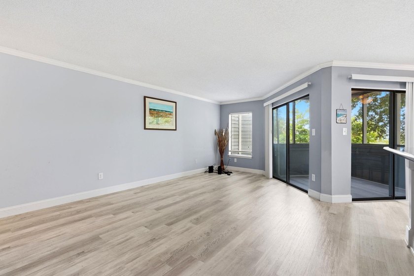 Welcome to Golf Glenn Villas! This inviting 2 bedroom, 2 bath - photo 14