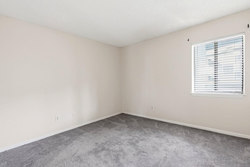 Welcome to Golf Glenn Villas! This inviting 2 bedroom, 2 bath - photo 25