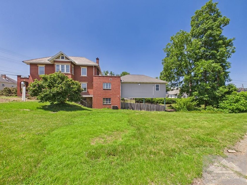 Excellent opportunity at a new list price!! This circa-1910 - photo 25