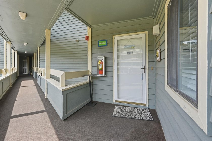 Welcome to Golf Glenn Villas! This inviting 2 bedroom, 2 bath - photo 29