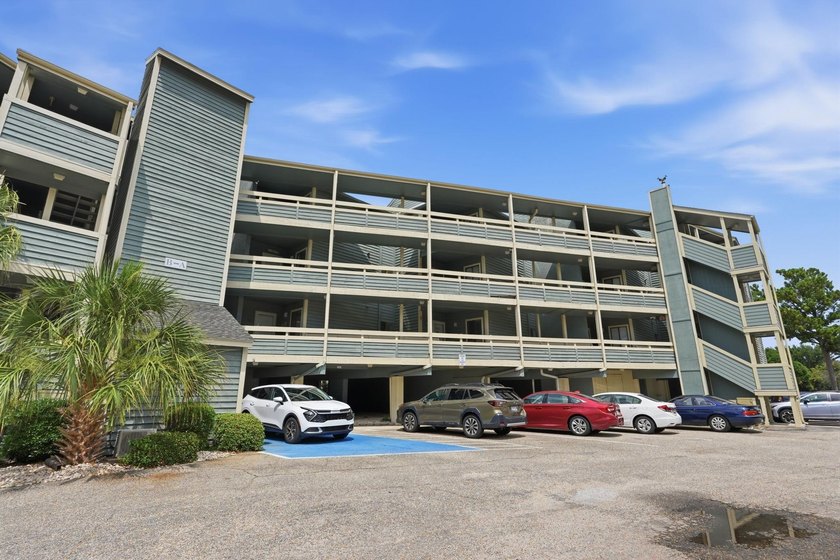 Welcome to Golf Glenn Villas! This inviting 2 bedroom, 2 bath - photo 30