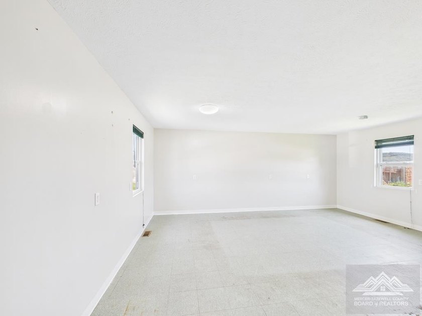 Excellent opportunity at a new list price!! This circa-1910 - photo 44