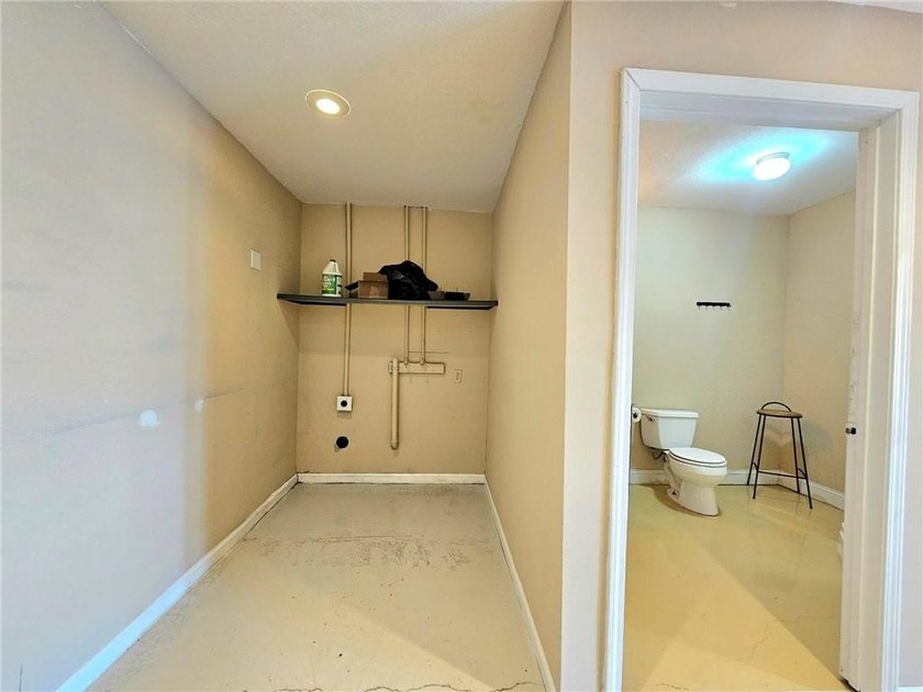 MOTIVATED SELLER/OWNER FINANCING with 30% down and 6% interest! - photo 26