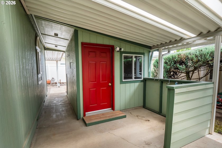 Beautiful 1994 2bed/2bath manufactured home in the very - photo 32