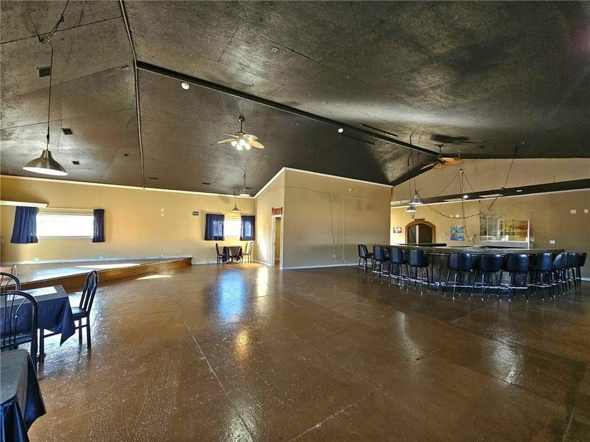 MOTIVATED SELLER/OWNER FINANCING with 30% down and 6% interest! - photo 45