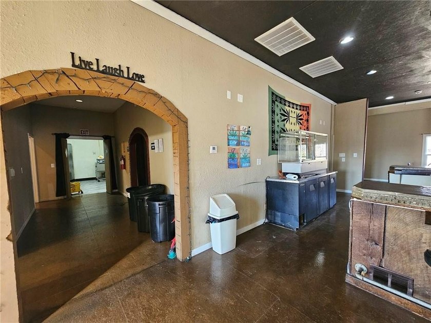 MOTIVATED SELLER/OWNER FINANCING with 30% down and 6% interest! - photo 48