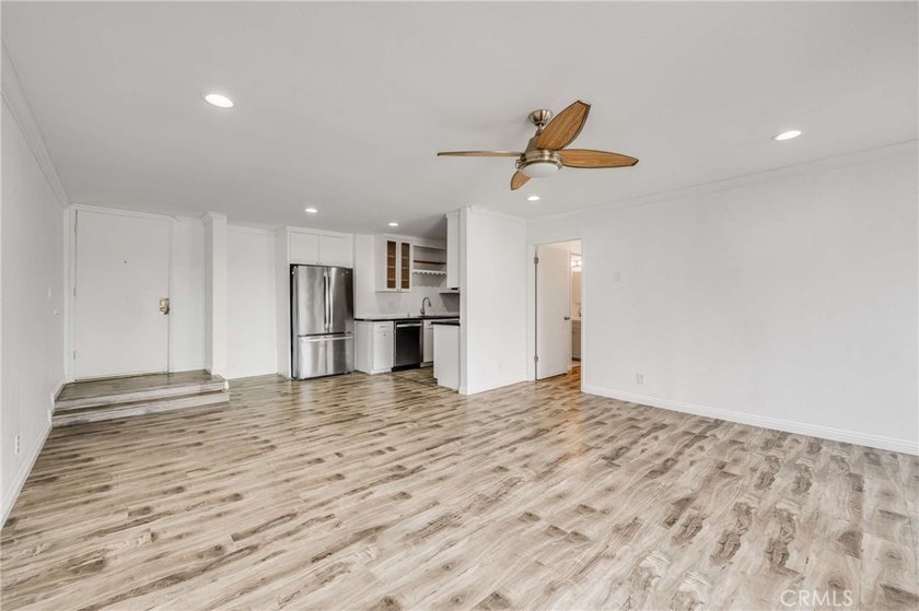 Welcome to 3565 Linden ave where a fully updated 2-bedroom and - photo 7