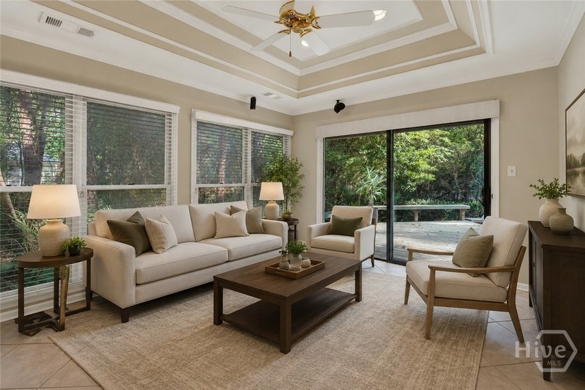 Welcome to an exceptional home in the highly sought-after - photo 6