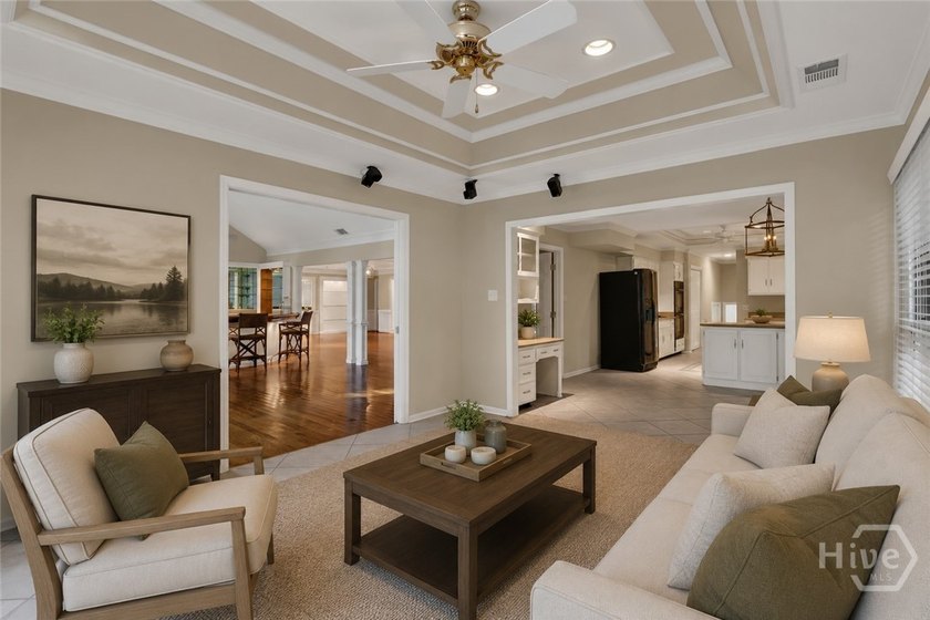 Welcome to an exceptional home in the highly sought-after - photo 7