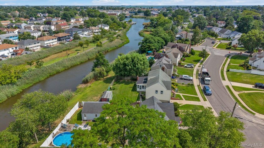 Welcome to this true 4-level split offering versatile living - photo 25