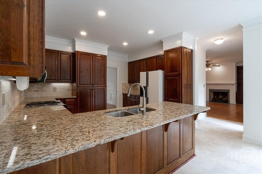 Beautiful Brick home settled on over 2 acres in popular Oconee - photo 10