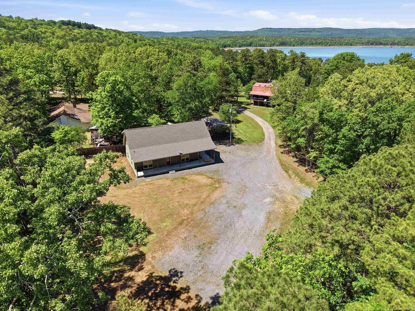 Come enjoy this spacious 3 bedroom Cabin just a short and easy - photo 12