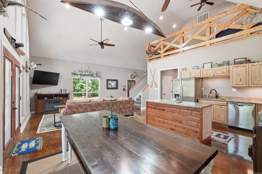 Come enjoy this spacious 3 bedroom Cabin just a short and easy - photo 22