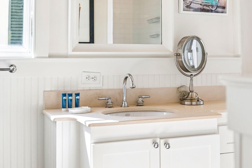 The only beachside one-bedroom, two-bath residence in - photo 31