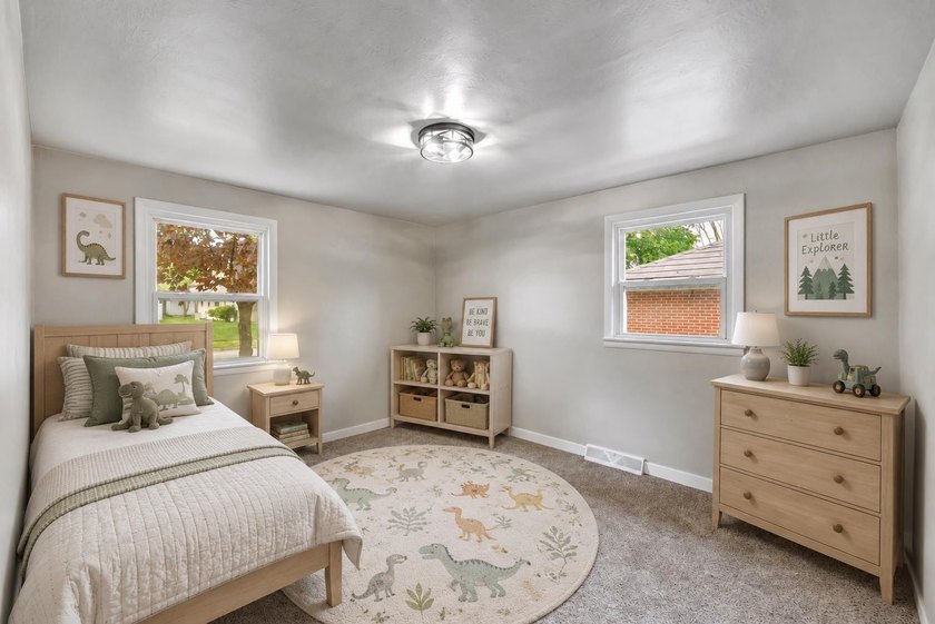 Welcome home to this beautifully remodeled 3 bed, 1 bath home in - photo 14