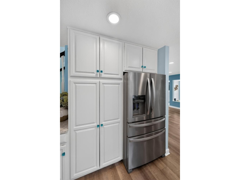 This 3-BD, 3.5-BA, 2,978-sq-ft 2-story fully renovated home - photo 18