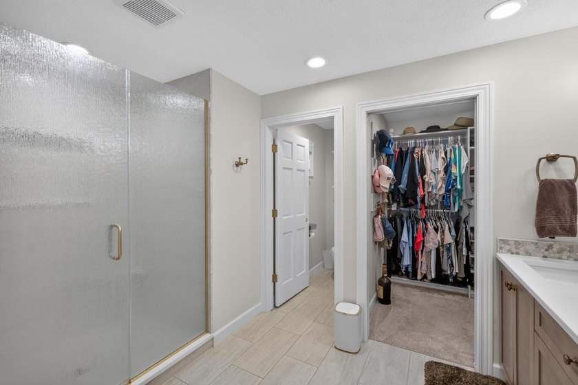 This 3-BD, 3.5-BA, 2,978-sq-ft 2-story fully renovated home - photo 20