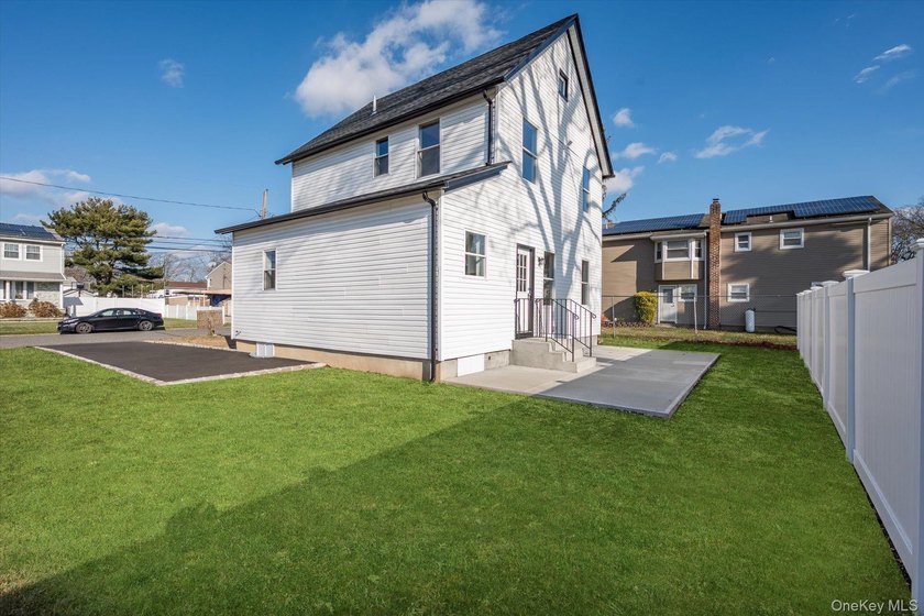 This completely remodeled home comes complete with modern - photo 21