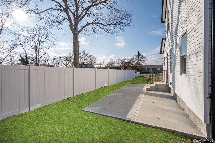 This completely remodeled home comes complete with modern - photo 22