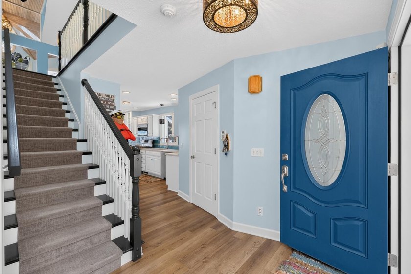 This 3-BD, 3.5-BA, 2,978-sq-ft 2-story fully renovated home - photo 24