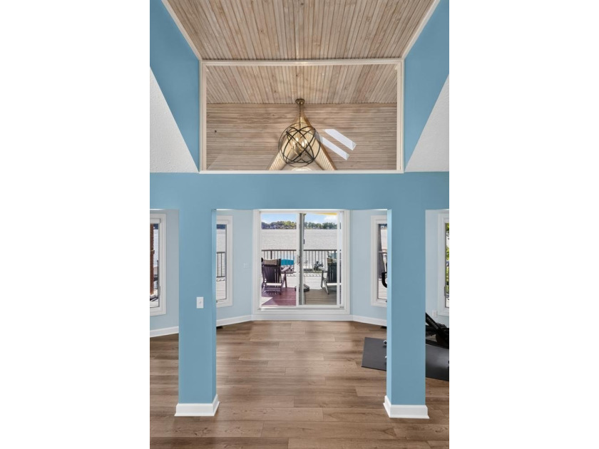 This 3-BD, 3.5-BA, 2,978-sq-ft 2-story fully renovated home - photo 28