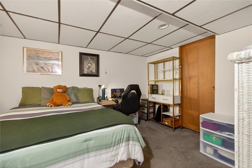 One level Ranch Townhouse with NO Association Fee * 2 Bedrooms - photo 25