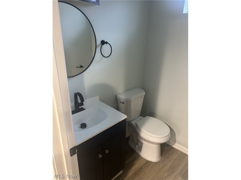 Like no other!!! This *Custom* Stunning brick Cape Cod 3 bedroom - photo 34