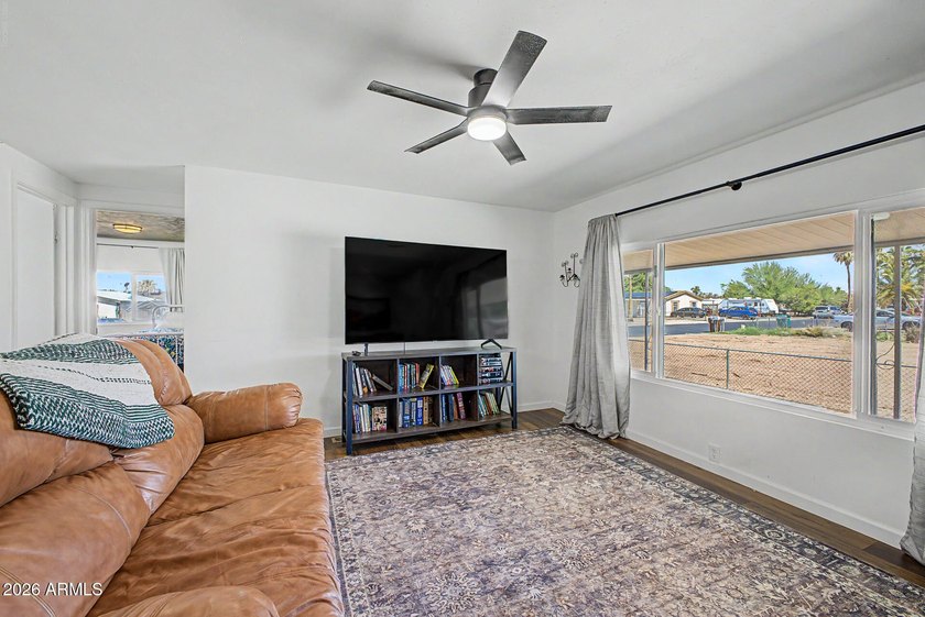 Pride of ownership shines with this beautifully renovated home! - photo 5