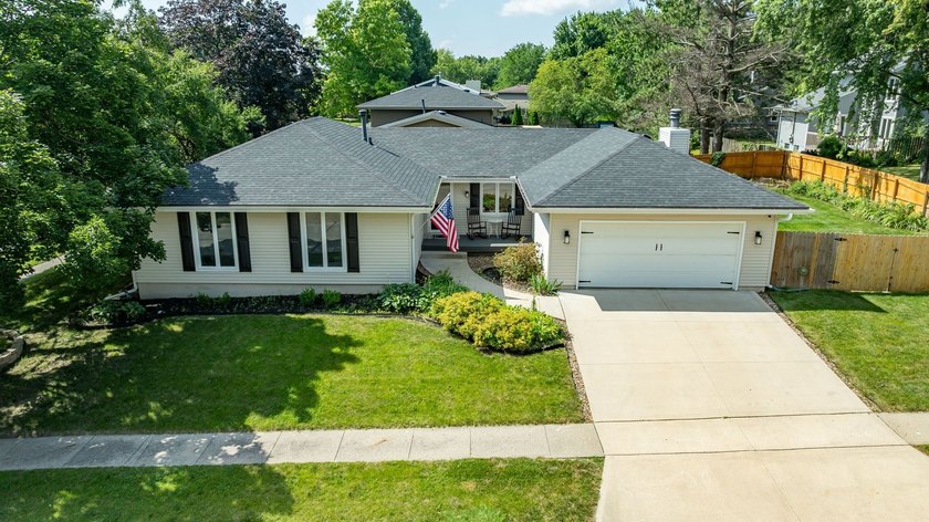 Beautifully updated ranch in one of Urbandale's most established - photo 33