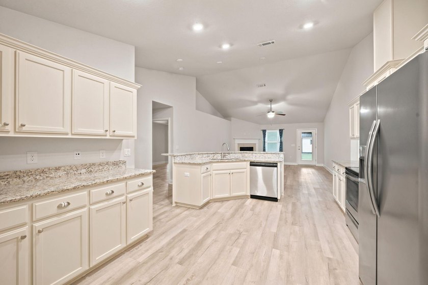 NEW UPDATE! 3.6% ASSUMABLE RATE and SOLAR payoff negotiable - photo 11