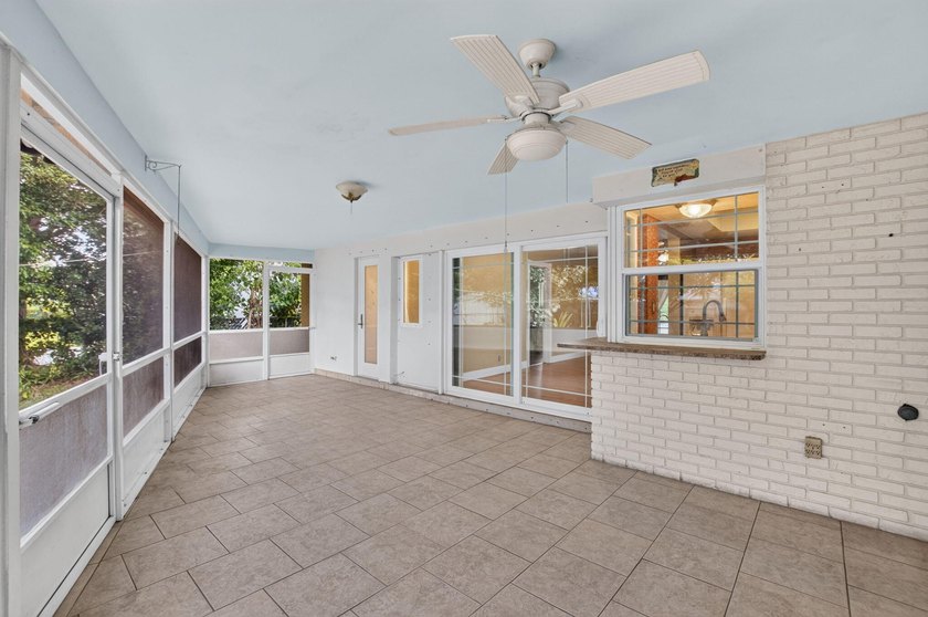 Welcome to Boca Square, one of East Boca Raton's most - photo 14