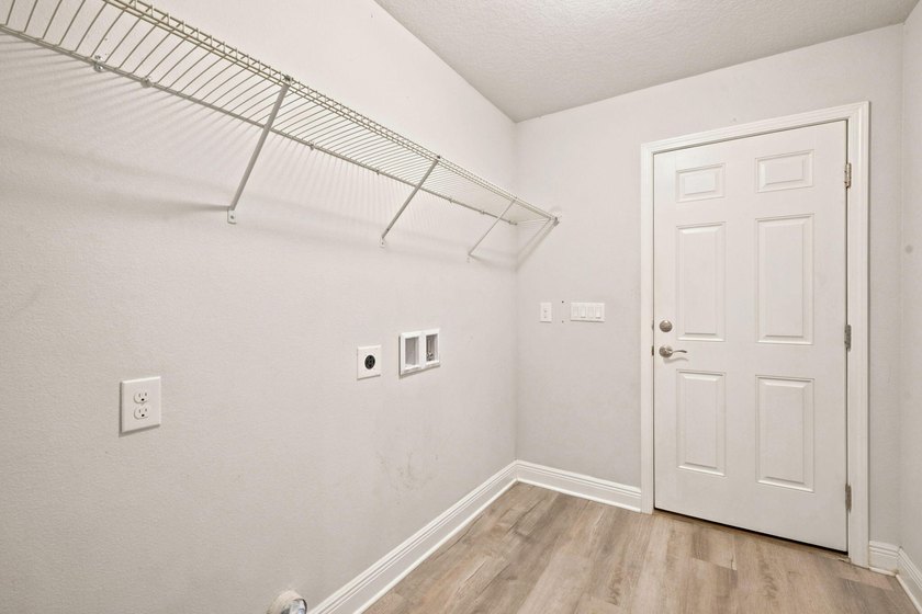 NEW UPDATE! 3.6% ASSUMABLE RATE and SOLAR payoff negotiable - photo 44