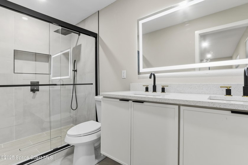 Welcome to this beautifully remodeled 4-bed, 2-bath home that - photo 9