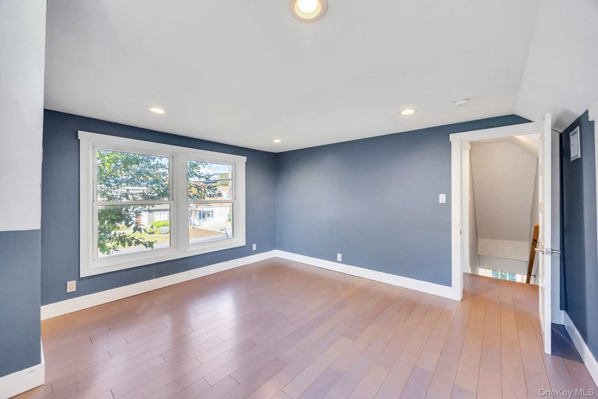 Welcome to this beautifully updated 4-bedroom dormered Cape - photo 18