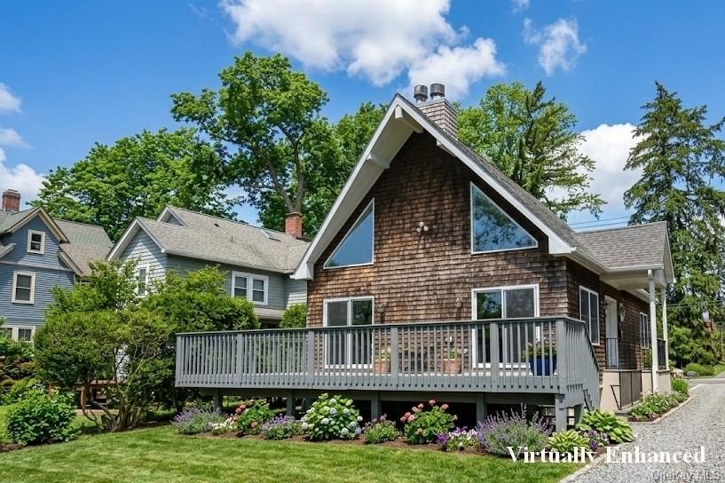 Recently upgraded, this turnkey contemporary offers the perfect - photo 38