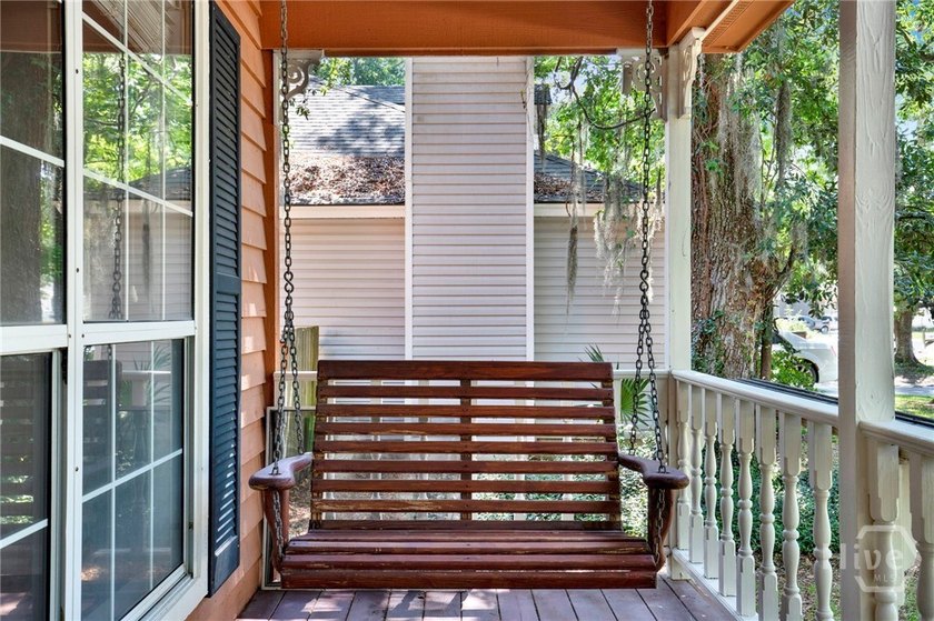 Calling all investors and renovation enthusiasts! Set beneath - photo 8